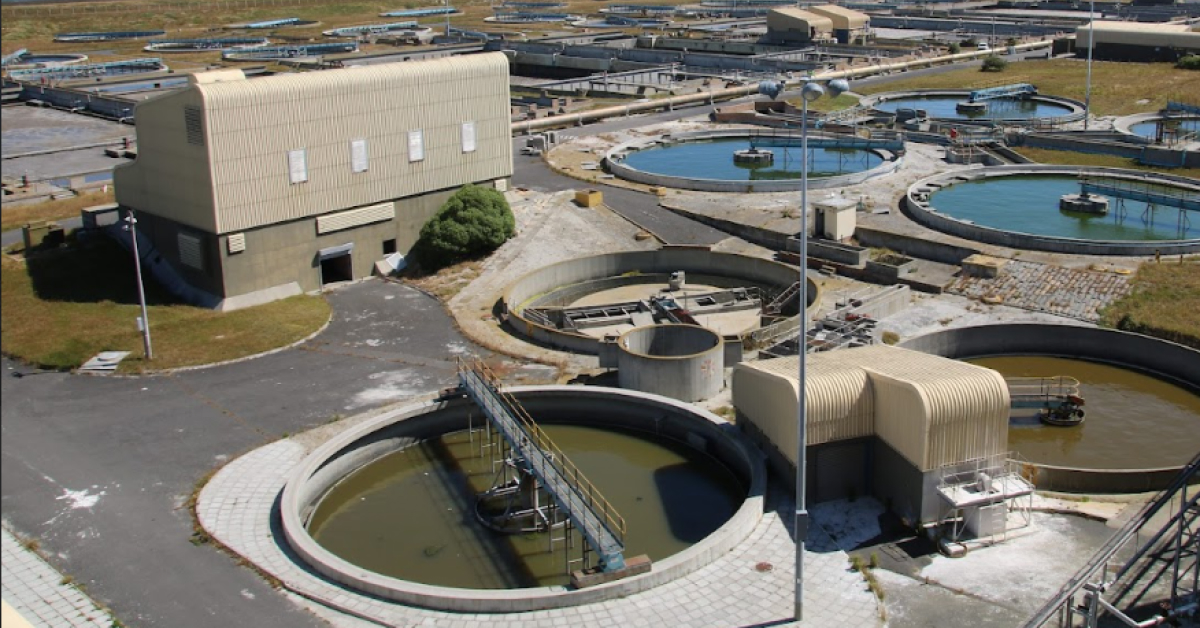 Open call to Western Cape businesses to register for green economy support help desk in their district - cbn.co.za/featured/roads… #energyresilience #greeneconomy #renewableenergy <a href="/thegreencape/">GreenCape</a>