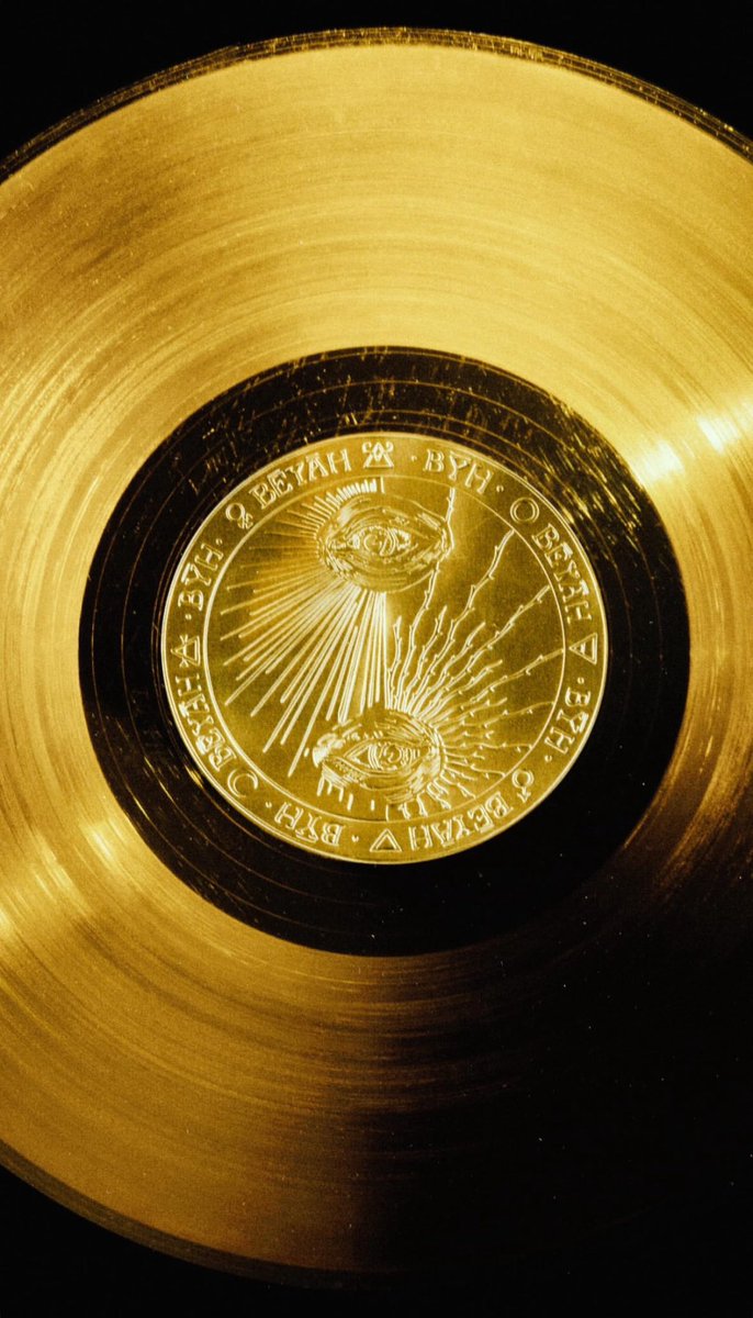 DsonBeats's tweet image. L’album #bēyāh de @THEDAMSO est certifié or en 1 semaine 😳 MERCI À TOUS  
#frere #2epartie #beyah #damso 📀