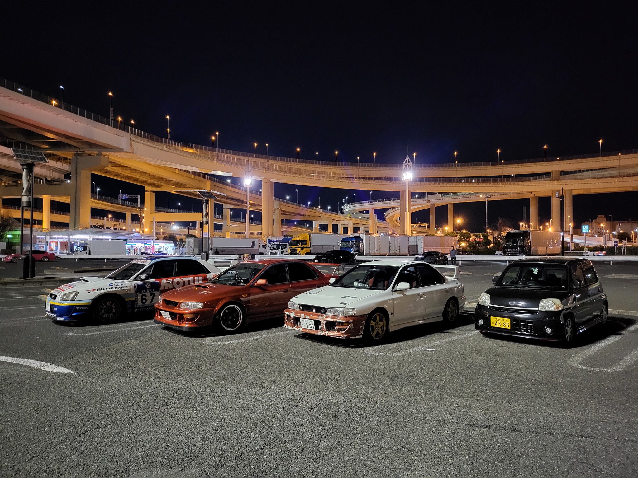 GtEc67EbgAAbcda.jpg:large