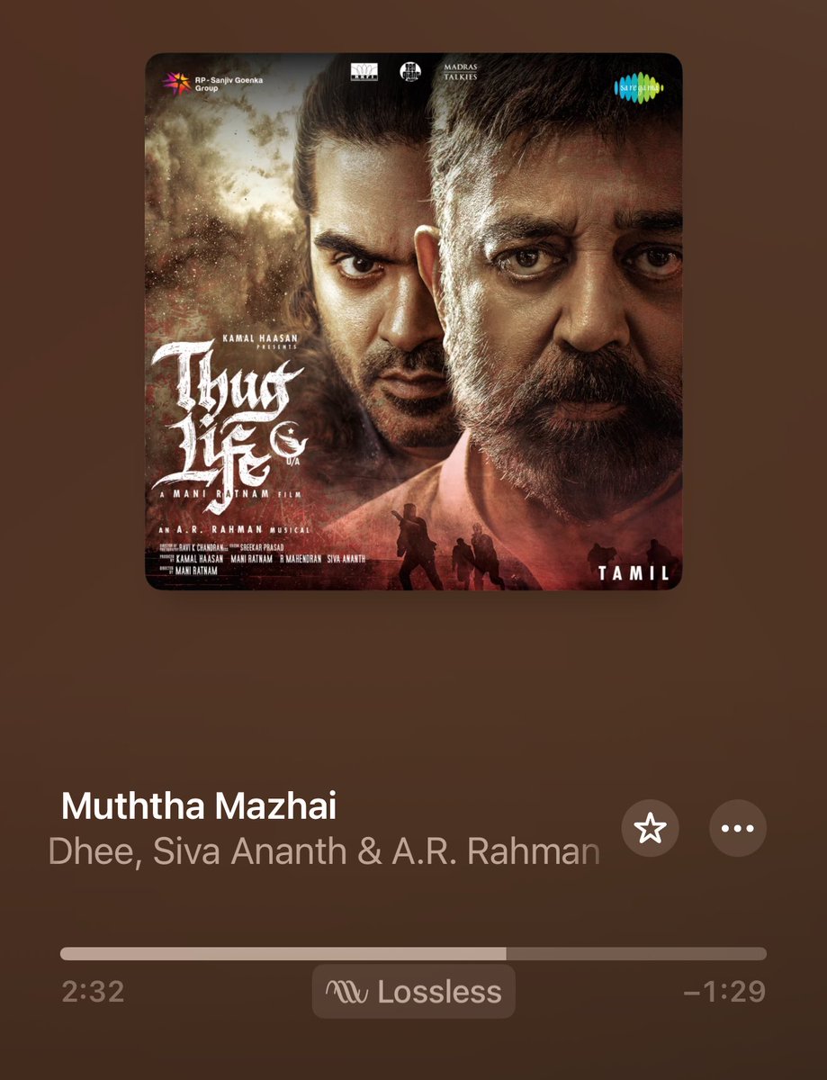 selvaraghavan's tweet image. இந்த முத்த மழை பாடலை
@talktodhee இதை விட அற்புதமாய் பாட முடியுமா ??
சிவா ஆனந்த் :: இதை விட அற்புதமாய் எழுத முடியுமா ? கிறங்கிப் போனேன்.
தமிழில் என்ன ஒரு வார்த்தை ஜாலங்கள் !!! எத்தனை காலம் ஆயிற்று ? இப்படி ஒரு மொழியின் ஆளுமை கண்டு !