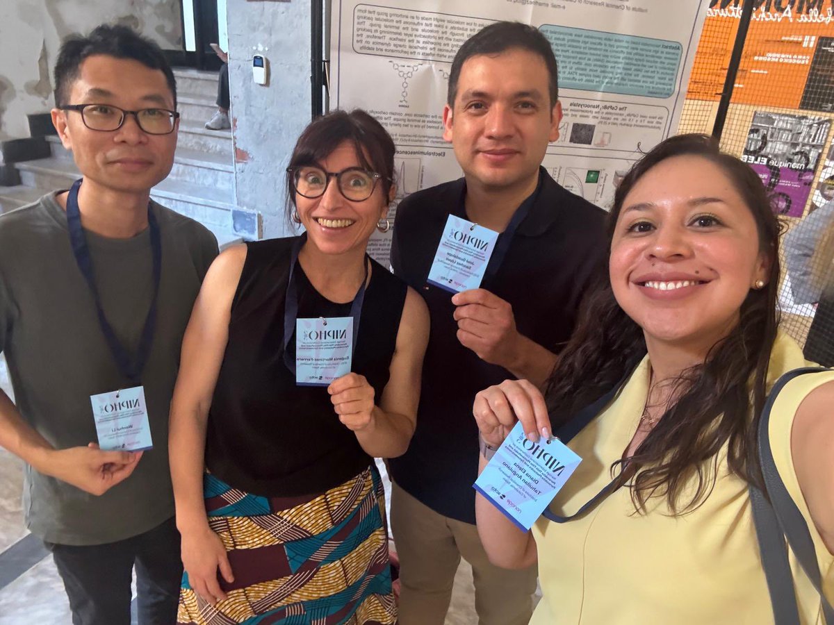 ✨SAMs are effective selective contacts in perovskite solar cells and light emitting diodes. 👩🏻‍🔬🧑🏽‍🔬👩🏻‍🔬🧑🏻‍🔬Researchers of the <a href="/palomaresgroup/">Palomaresgroup</a> have shown our latest results at #NIPHO25 in Cagliari☀️
<a href="/ICIQchem/">ICIQ</a> #Lemoskites #Electrovolt #Pearl