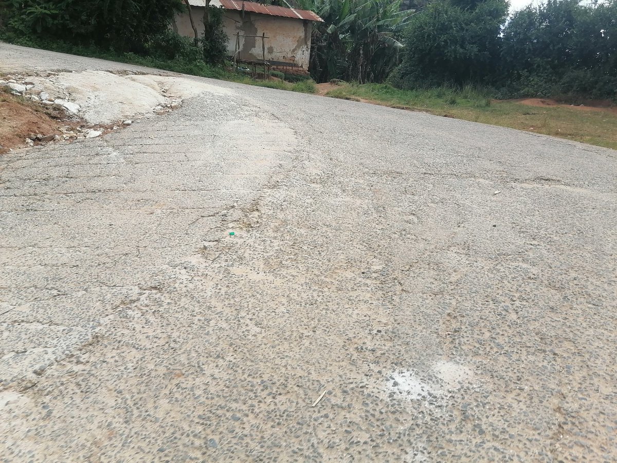 TaitaDictionary's tweet photo. The Shomoto, Mlondo and Mdundonyi slabs may arguably be the most best done road slabs in Wundanyi's history.

Nowadays, a slab cant last even in 3 years. Poor workmanship? Substandard materials?... I don't know. https://t.co/99t1rVgOIj