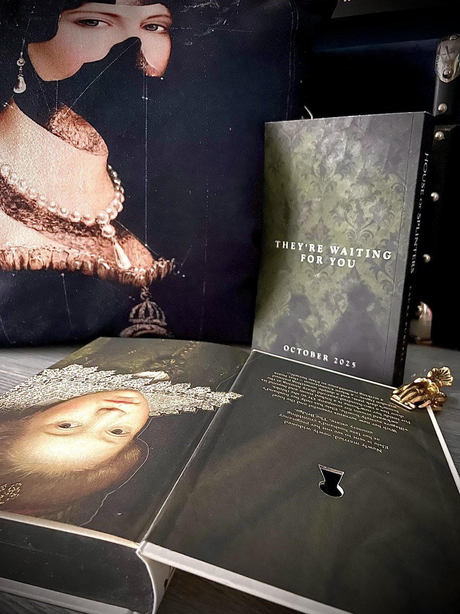 Dan-📚Bookseller/BookBlogger📚 (@dman1504) on Twitter photo 🖤 They’re waiting for you….🖤
<a href="/t_kettle/">Therese Keating</a> you are a LEGEND!!
🍃 Thank you so much for this haunting proof of #HouseofSplinters by Laura Purcell! 🍂
✨ I cannot believe I have a copy! 😭 I am not worthy!!! ✨
This beauty publishes October by <a href="/BloomsburyRaven/">Raven Books</a>
#Gifted #Bookmail 🖤 They’re waiting for you….🖤
<a href="/t_kettle/">Therese Keating</a> you are a LEGEND!!
🍃 Thank you so much for this haunting proof of #HouseofSplinters by Laura Purcell! 🍂
✨ I cannot believe I have a copy! 😭 I am not worthy!!! ✨
This beauty publishes October by <a href="/BloomsburyRaven/">Raven Books</a>
#Gifted #Bookmail