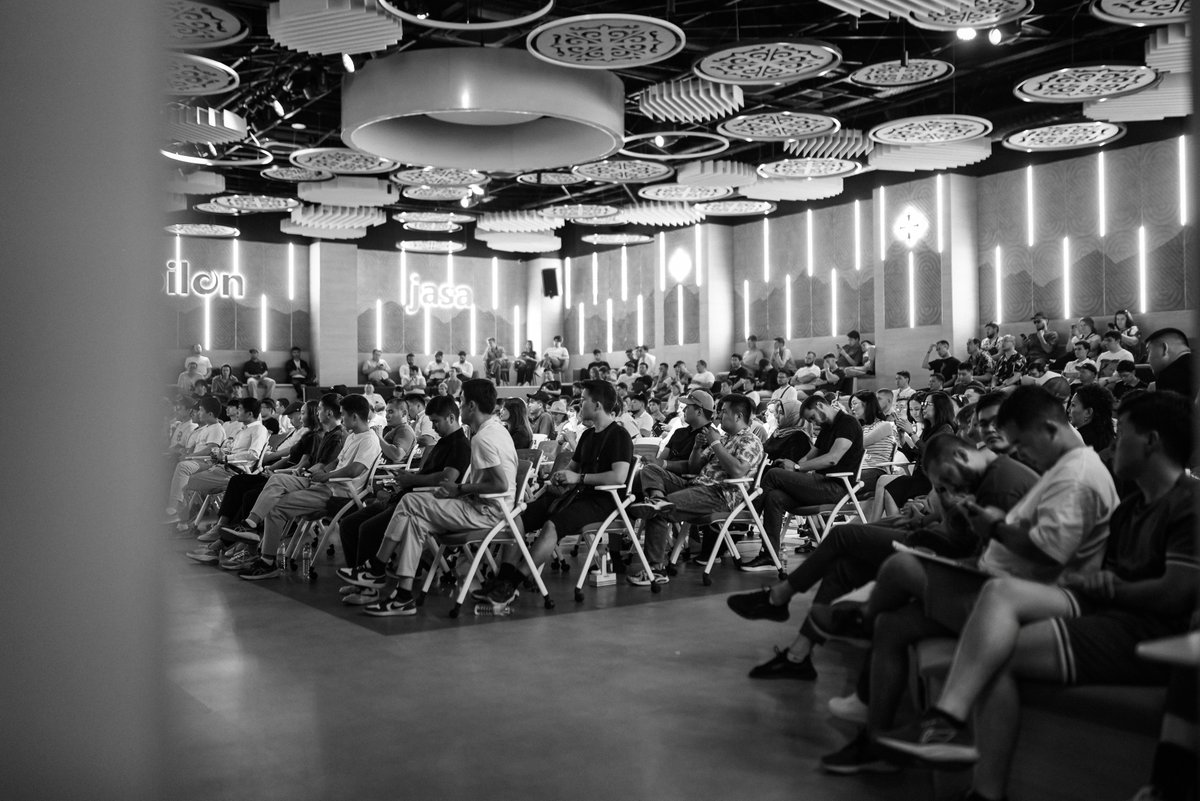 Energized by yesterday’s <a href="/binance/">Binance</a>  meetup in Bishkek 🇰🇬
The WEB-3 agenda we’ve been shaping within President`s <a href="/sadyrzhaparovkg/">Sadyr Zhaparov</a> Crypto Council has strong progress already — but our community remains a key focus and our true north.
 #keepbuilding