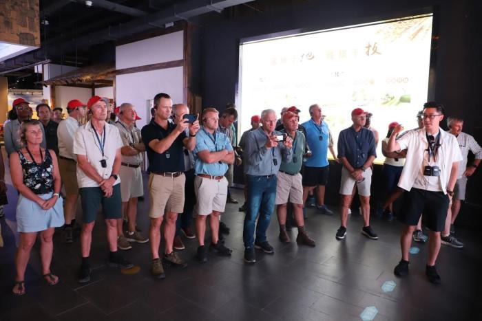 A delegation of South African agricultural enterprises recently visited #Binzhou for in-depth discussions and exchange. 

They spoke highly of the city's food companies and planting bases for their eco-friendly practices and impressive R&amp;D. 👍  #InBinzhou