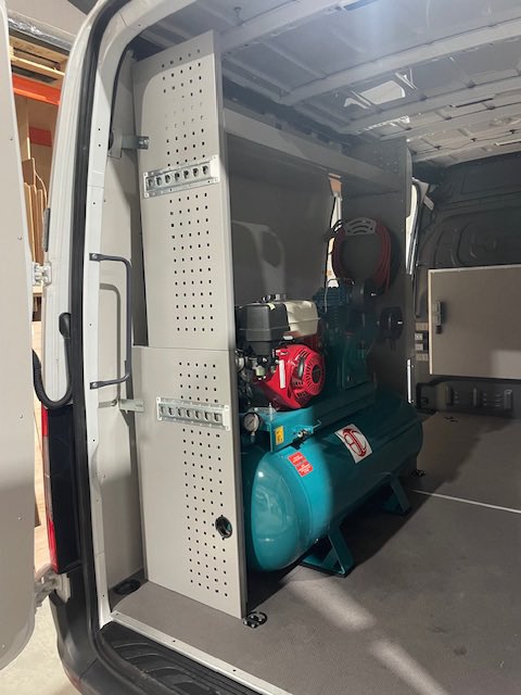 AVL_VehicleLin's tweet photo. Need a quote for any commercial vehicle services? Give us a call - we’ve got you covered! 🚚💼📞 

•

#avl #metalracking #vankit #eberspacher #vehicleconversion #vansolutions #vanracking https://t.co/yg6VvH7MLT