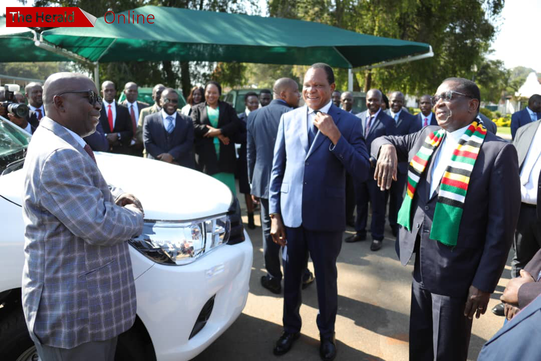 President Mnangagwa has handed over vehicles, solar kits and grain receivers to Agriculture Extension Officers at State House in Harare today.
