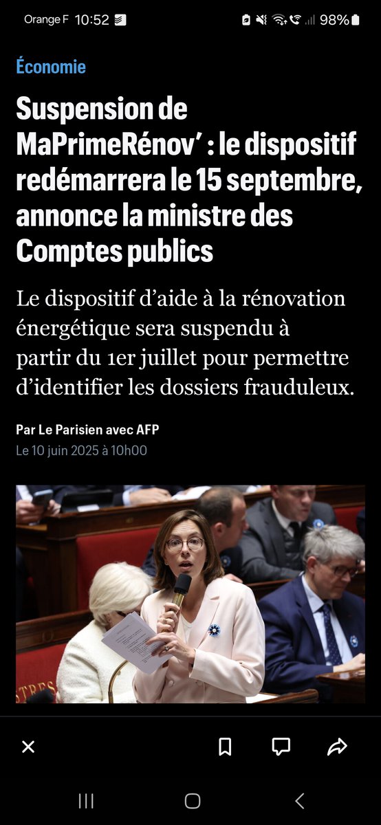 La suspension #MaPrimRenov suspendue.... 
y a-t-il un pilote dans l'avion ? 
Ce stop and go et l'improvisation permanente sur l'écologie comme sur à peu près tous les sujets est catastrophique. En plus d'être ridicule.

leparisien.fr/economie/suspe…