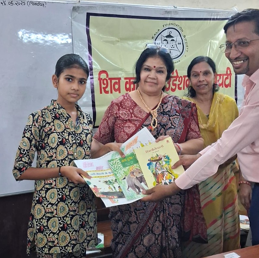 As part of the Ganga through the ages a literary bioscope, #NBTIndia held an engaging event at Shiv Kala Foundation Society, Ambedkar Nagar, Haridwar.

Storyteller Swati Goyal captivated 85 students with a mythological tale of the Ganga, while also raising awareness about river