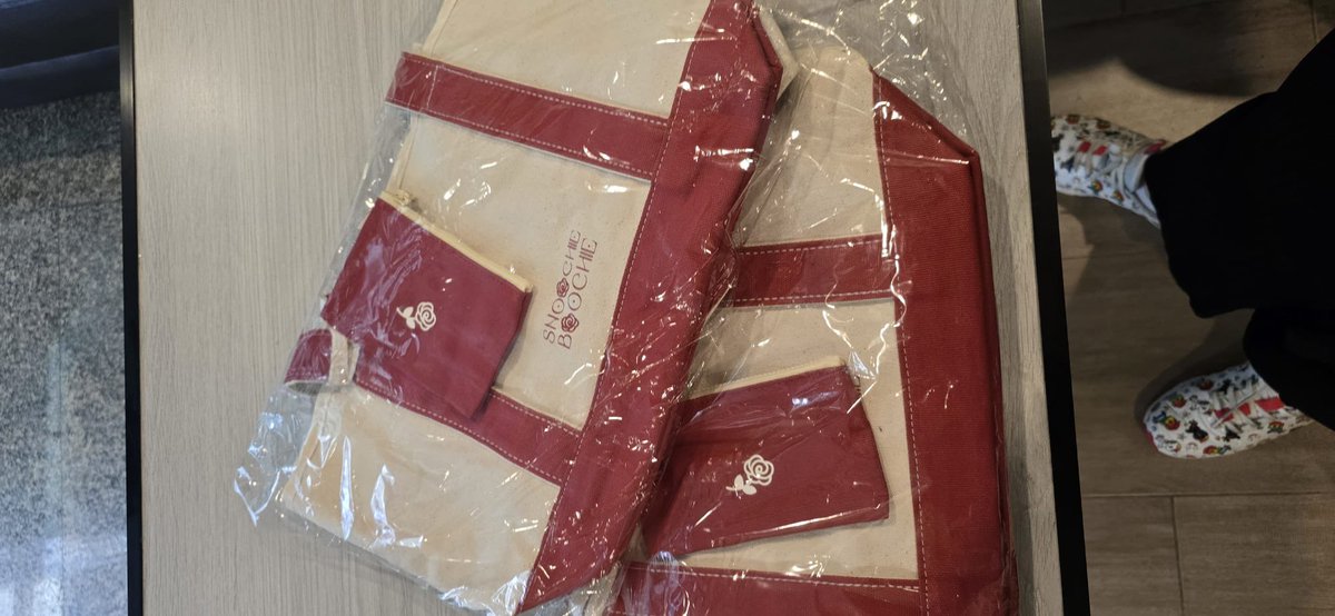 Thanks to a friend i am a proudly owner of #snoochieboochie 

This was not easy at all for me in Europe. Only possible because my friend is actually in Bangkok. 

1000 thanks again, <a href="/FakVamp20/">FakVamp20</a> 
❤️