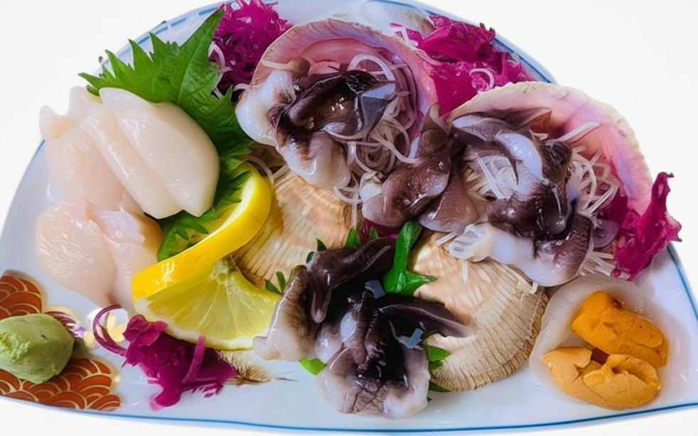 新鮮！とろける本マグロ、サーモンの旨み、
コリコリ食感のコウイカを贅沢に盛り付けた刺身ネタ～

濃厚なウニの甘み、肉厚ホタテの旨味、
そしてイカの食感が絶妙に絡み合う、贅沢な刺身盛り付けた刺身です。

新鮮な海の幸を心ゆくまでお楽しみ下さい。
＃寿司 ＃寿司令和 ＃ミャンマー応援 ＃sushi