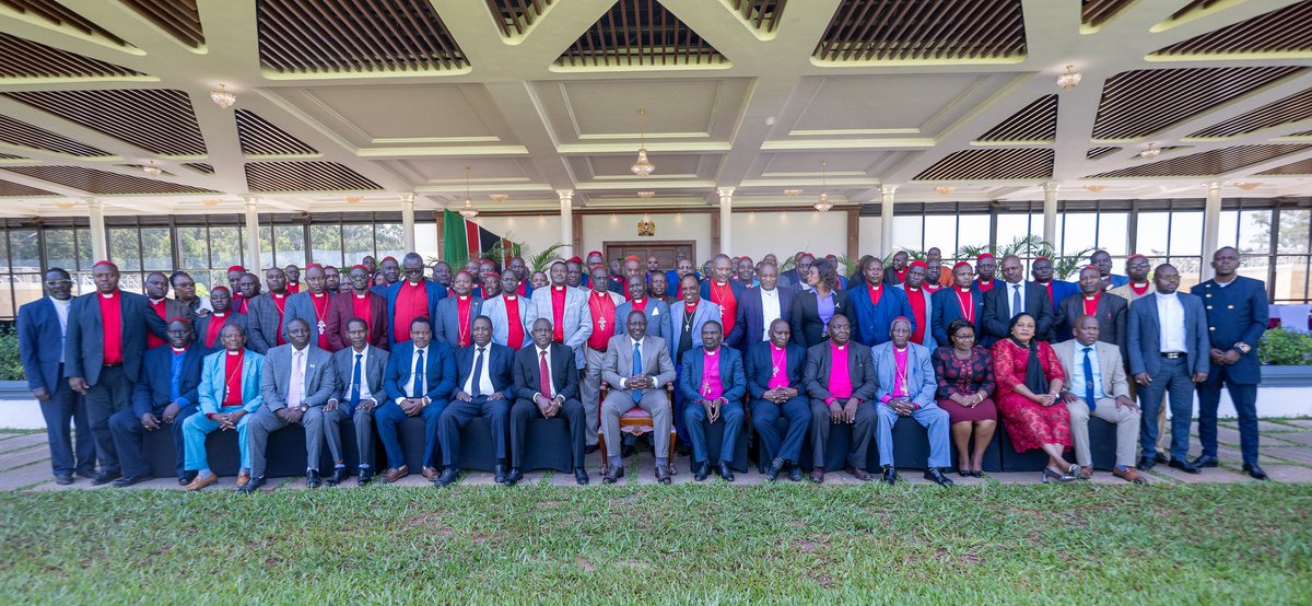 WilliamsRuto's tweet photo. We must all work together to unite our nation and reject any attempts to divide us along tribal lines. Let us stay focused on our shared development aspirations, which promise inclusive growth for all.

As a government, we remain committed to working with leaders across the political spectrum to confront the challenges facing Kenyans and to implement programmes and projects that fast-track our country’s socio-economic transformation.

At State House Nairobi, hosted over 600 leaders from the African Independent Pentecostal Church of Africa (AIPCA).