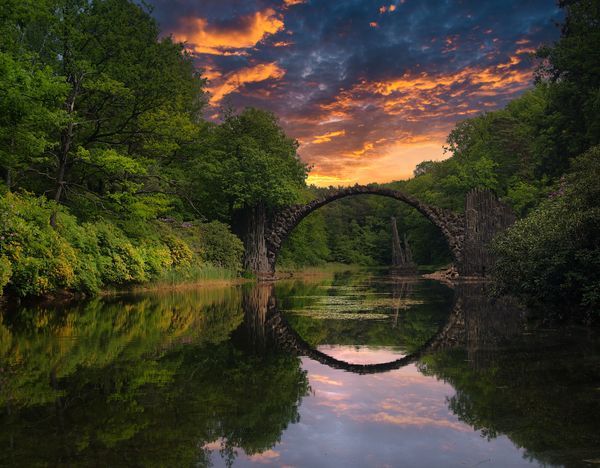 anywhereedoor's tweet image. ☁️Heaven reflected ✨
📍 Rakotzbrücke, Germany
#DevilsBridge #NatureMagic #HiddenGem