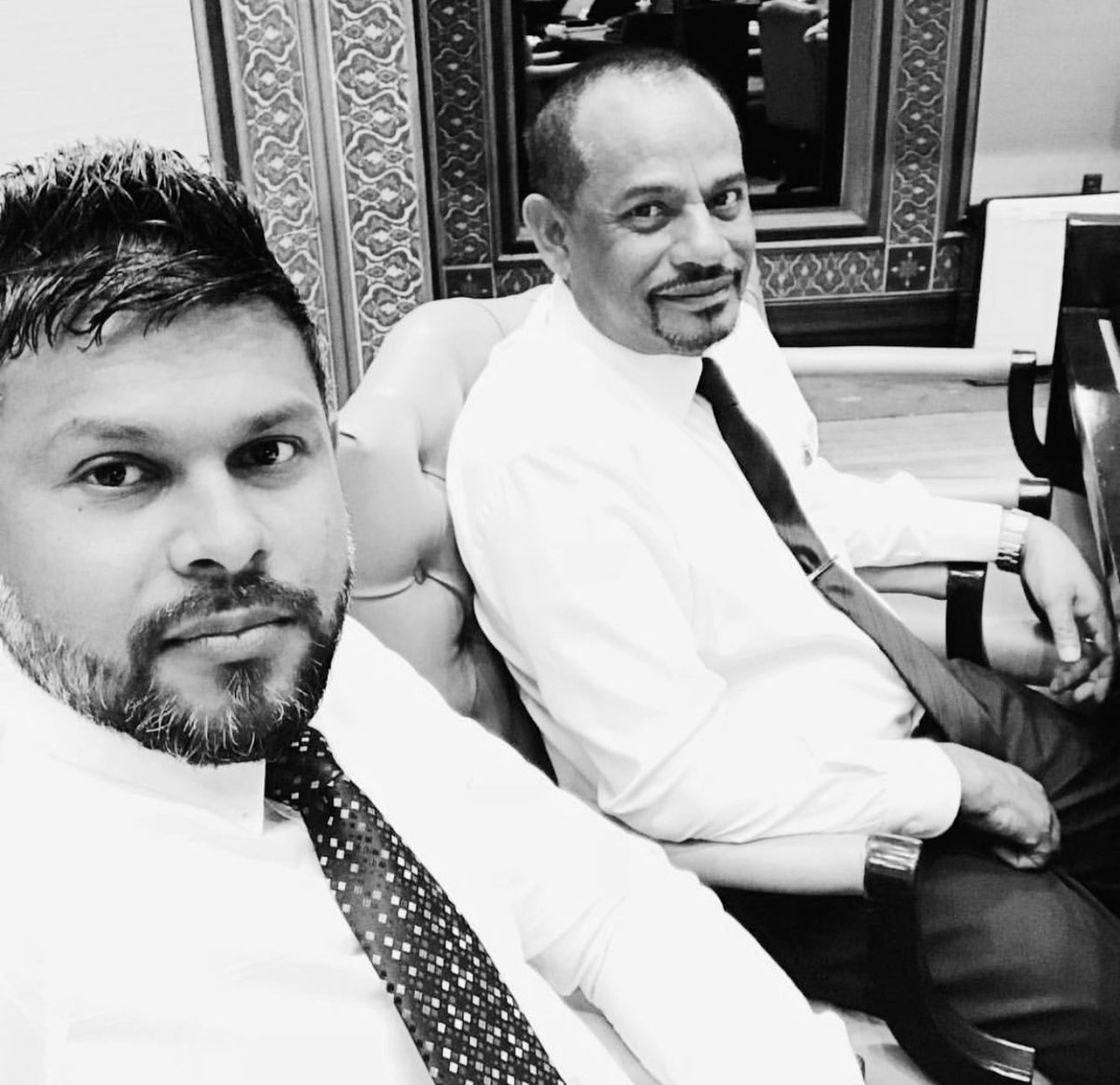 HucenSembe's tweet image. إِنَّا لِلَّٰهِ وَإِنَّا إِلَيْهِ رَاجِعُونَ
އަޅުގަނޑުގެ އަޚް ރައްޔިތުންގެ މަޖިލީހުގެ ގައްދޫ ދާއިރާގެ ކުރީގެ ޢިއްޒަތްތެރި މެންބަރ އަޙްމަދު ރަޝީދު (ރަޝީދުބެ) އަވަހާރަވި ޚަބަރު އެހީ ފުން ހިތާމައާ އެކުގައެވެ. މަރްޙޫމް ރަޝީދުބެގެ ލޮބުވެތި ޢާއިލާއަށް އިޚްލާޞްތެރިކަމާއެކު ތަޢުޒިޔާ…
