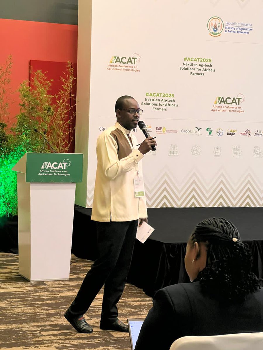 Day 2 at #ACAT2025 Youth Mentorship Session: “A sustainable project should start by identifying the problem you want to solve and associate it with existing data” _Clement Twahirwa, Africa Development Consultant. 
<a href="/ACAT_Africa/">ACAT Africa</a> <a href="/aatfafrica/">AATF Africa</a>  <a href="/AGRA_Africa/">AGRA - Sustainably Growing Africa’s Food Systems.</a>
#NextGenAgTech