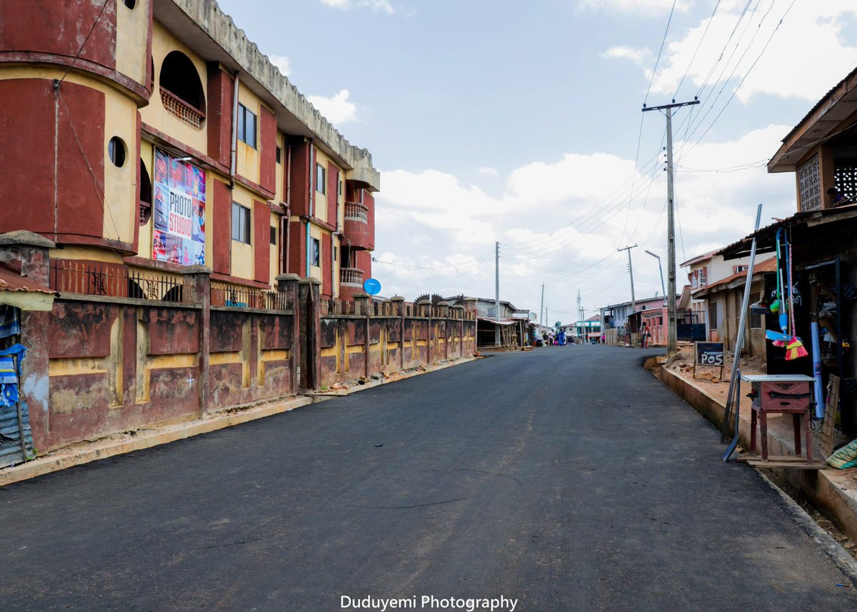 Osun_Works_Min's tweet image. COMPLETED PROJECT ALERT ‼️
Construction of Olorunsogo- Adeigbe Street Road, Osogbo.
#OsunInfraFocus
#ImoleImpactfulGovernance
#ForAGreaterOsun
#QualityInfrastructure