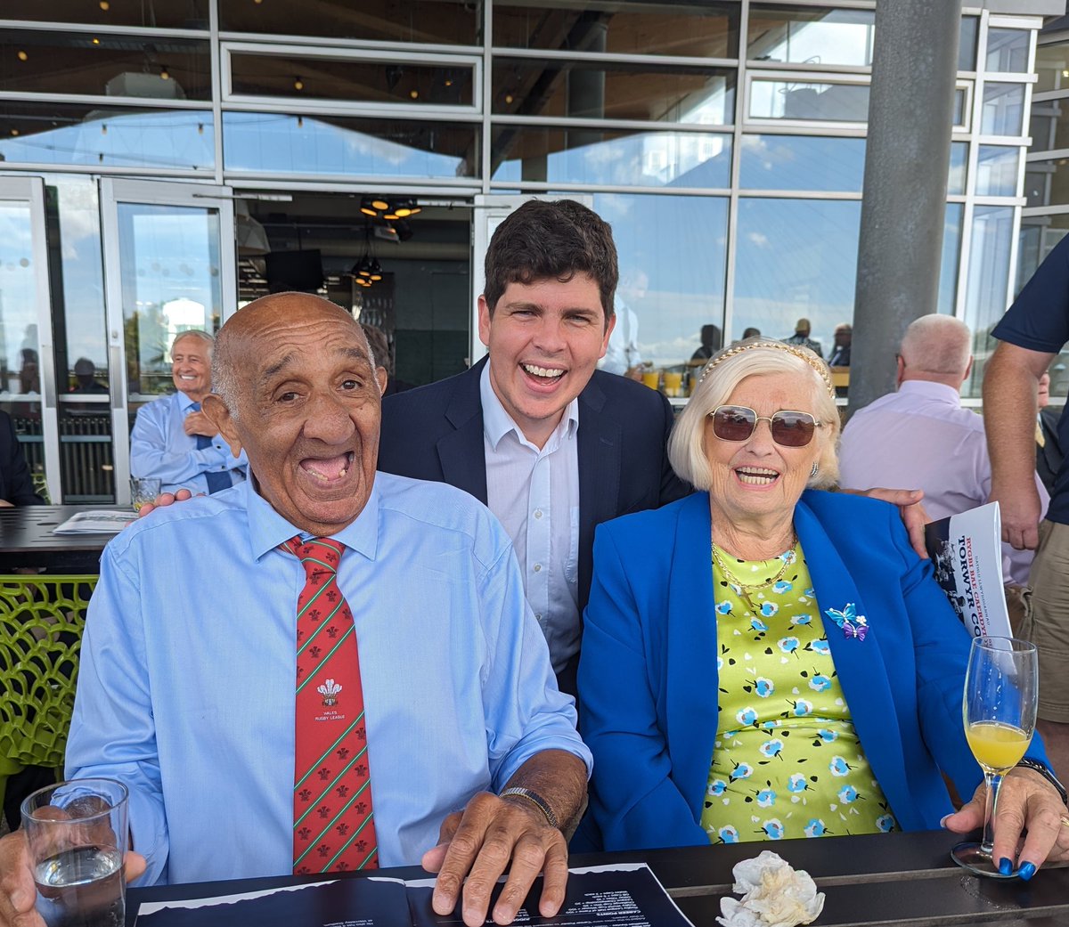 HuwThomasMS's tweet photo. It was a real highlight having #BillyBoston back in Cardiff in 2023 for the unveiling of the #CodeBreakers statue, honouring Cardiff legends like him who conquered the world of Rugby League.
Delighted that today he's been knighted - further long-overdue recognition #SirBilly https://t.co/e7BEB3xNAT