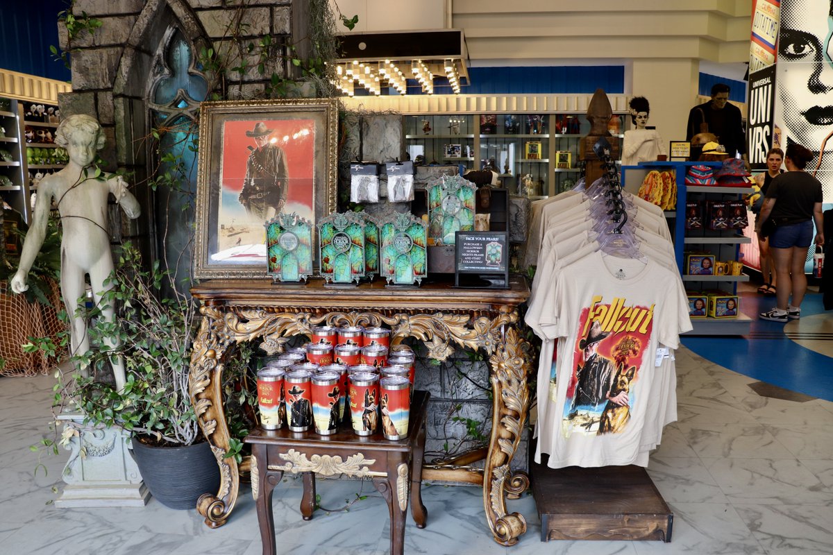 RealCupcake77's tweet image. The Fallout x Halloween Horror Nights 2025 merch is officially out 👀💀
Cowboy ghoul? Check. Mutant aesthetic? Check. Western nightmare vibes? Inject it straight into my veins.
Can’t lie, I need the shirt and the cup.

#Fallout
#HHN2025
#HalloweenHorrorNights
#UniversalStudios