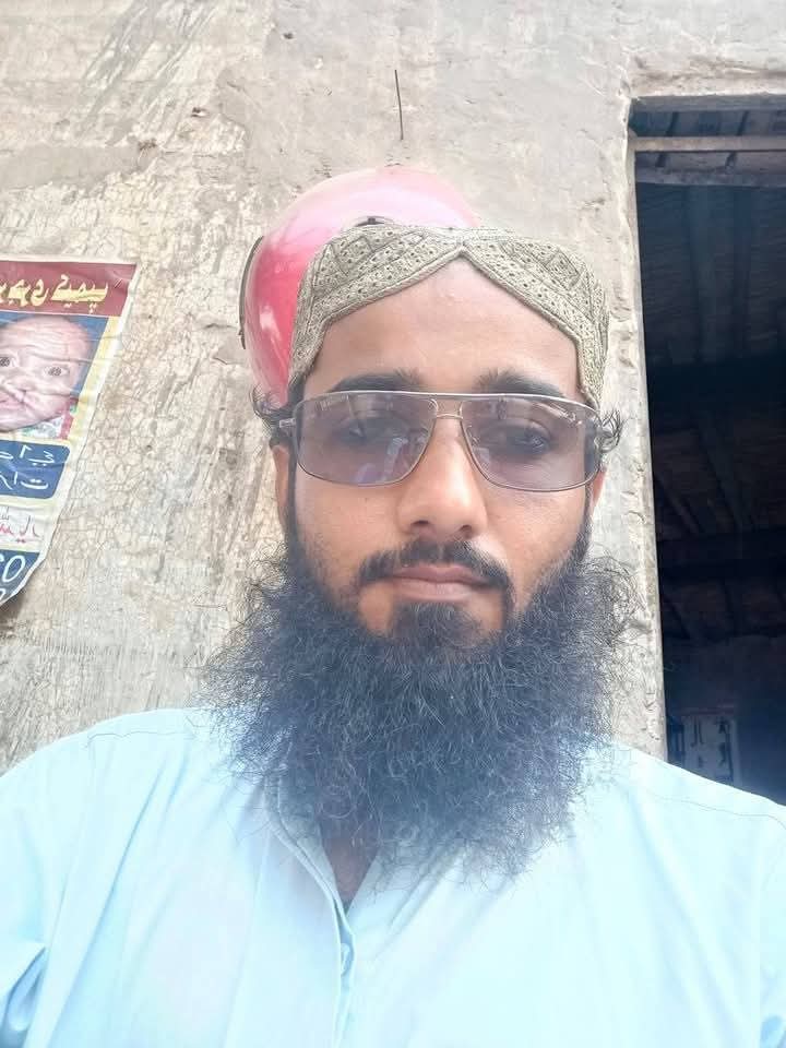 Tando Allahyar: Madrasa cMolvi Allha bchayo Saand exposed for molesting and sexually abusing 20 innocent children studying in the madrasa, raids launched to arrest the cleric. Influential people are making all-out efforts to save the Molvi