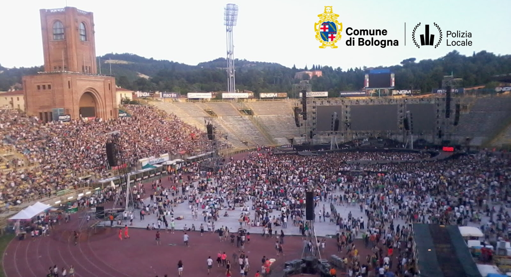 #11giugno e #12giugno allo stadio Dall’Ara di #Bologna  2 concerti di Vasco Rossi. Chiusura di alcune vie nella zona dalle ore 14,00 fino a cessate esigenze. ⚠️Divieti di sosta (dalle 8 alle 24)🚗 e deviazioni temporanee bus. Info 👉bit.ly/4mVNxfg  #PLBologna #noicisiamo