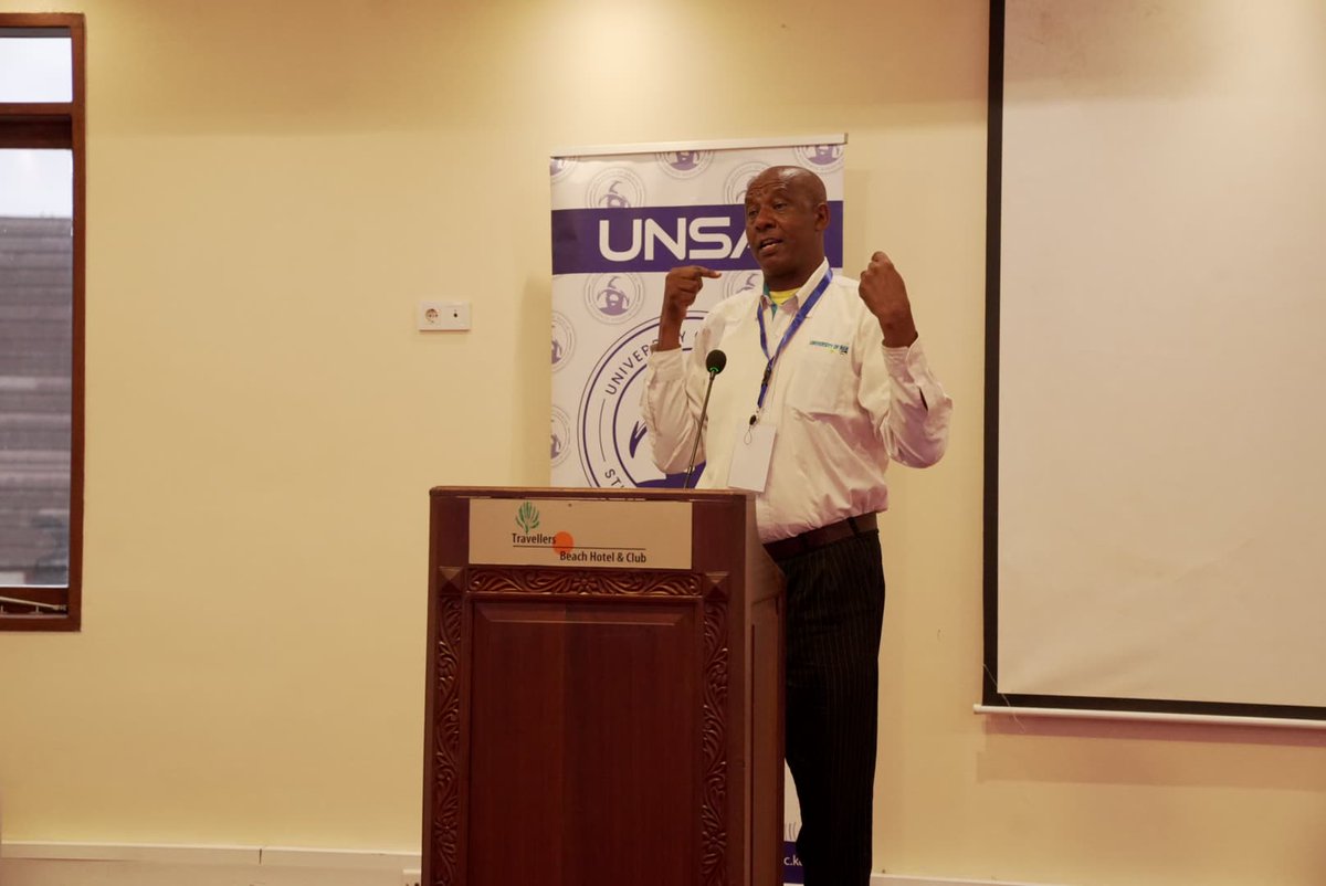 UoNDOS_Careers's tweet image. Self-awareness is critical for student leaders - being aware of who you are, reflecting on your thoughts and appreciating your own identity. Self-awareness helps in communication and decision making - Prof. Jeremiah Kalai, Dean, Faculty of Education
#leadershipdevelopment