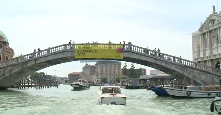 Venice School of Management (@managementunive) on Twitter photo L'IA per il Turismo Veneto! 🚀
La VSM è partner di "AI Driven Tourism & Hospitality": un nuovo programma di accelerazione per sviluppare soluzioni #AI innovative e sostenibili grazie ai giovani talenti.
Call aperta fino al 30 giugno ➡️ info@upskill40.it
#AIDrivenTourism L'IA per il Turismo Veneto! 🚀
La VSM è partner di "AI Driven Tourism & Hospitality": un nuovo programma di accelerazione per sviluppare soluzioni #AI innovative e sostenibili grazie ai giovani talenti.
Call aperta fino al 30 giugno ➡️ info@upskill40.it
#AIDrivenTourism