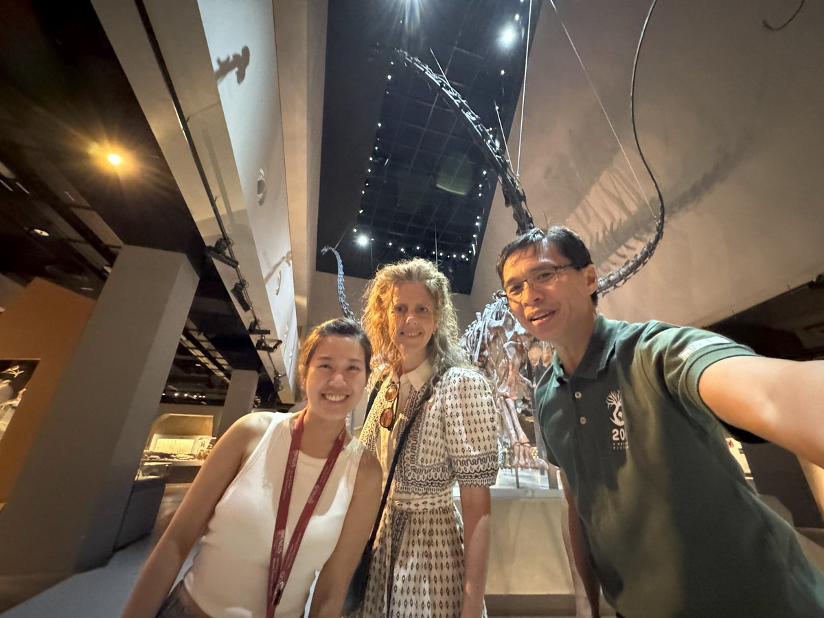 lkcnhm's tweet image. We were excited to host Ms Esme Ward, Director of Manchester Museum at the University of Manchester, at the Museum yesterday! Here’s a selfie of Ms Ward, together with Assoc Prof Darren Yeo, Head of LKCNHM, and Ms Lydia Gan, Manager of the @signifynathist project!