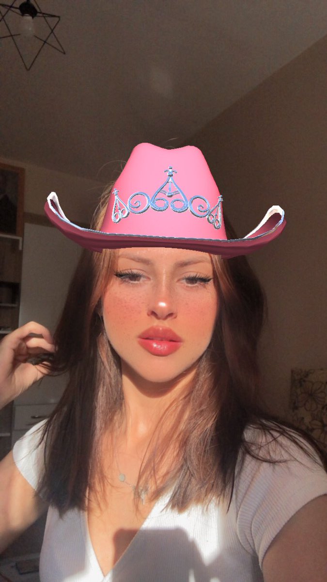 hellleeenn's tweet image. nasil yalarim sizcee