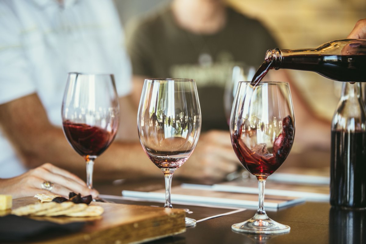 Last call to join an exceptional wine-tasting experience hosted by the Guild with five expert wine agents. Each will be showcasing six distinctive wines, a rich and diverse array of selections to explore. Register to taste and buy here: ow.ly/aL2T50W3Roe