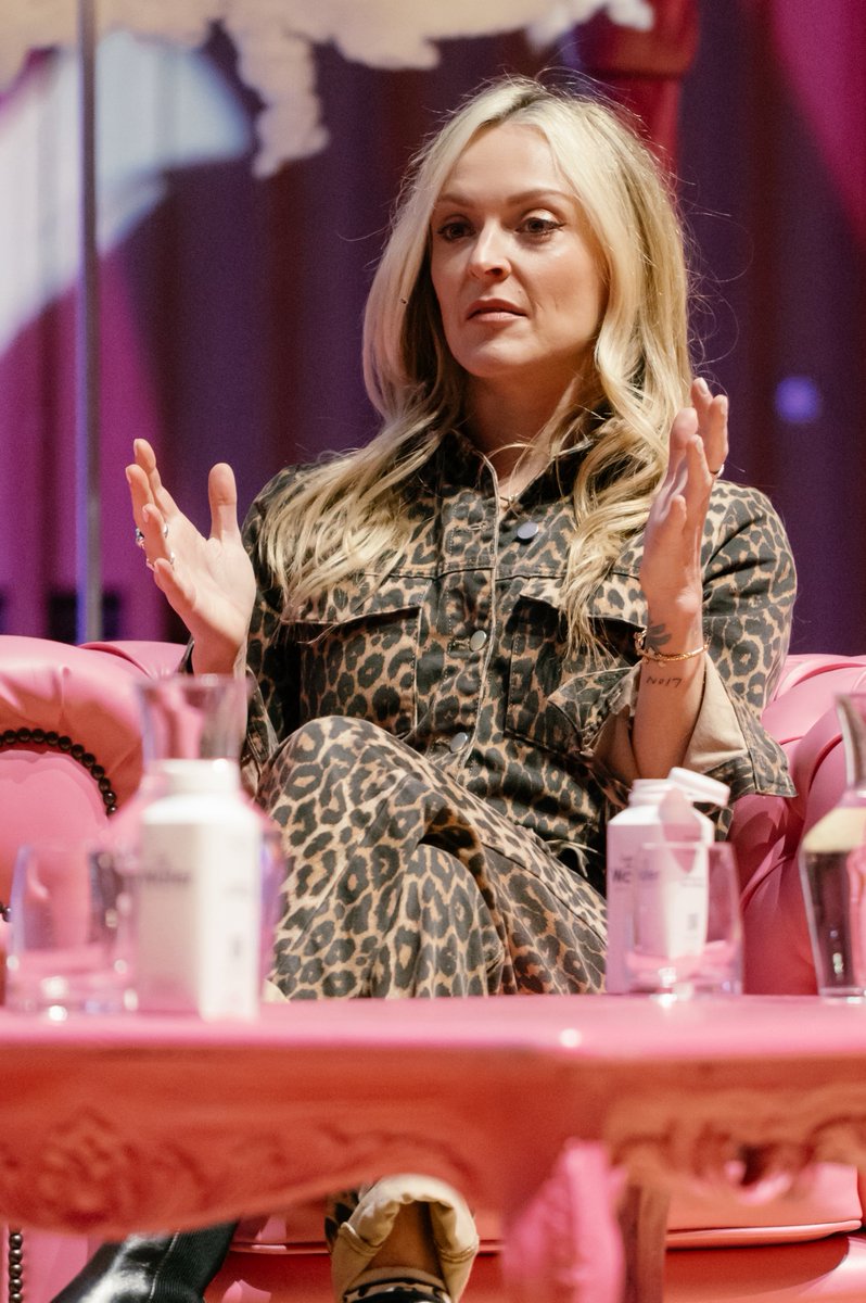 The lovely <a href="/Fearnecotton/">fearne cotton</a> bringing the wisdom at #Atomicon25. <a href="/AndrewAndPete/">Andrew and Pete</a>