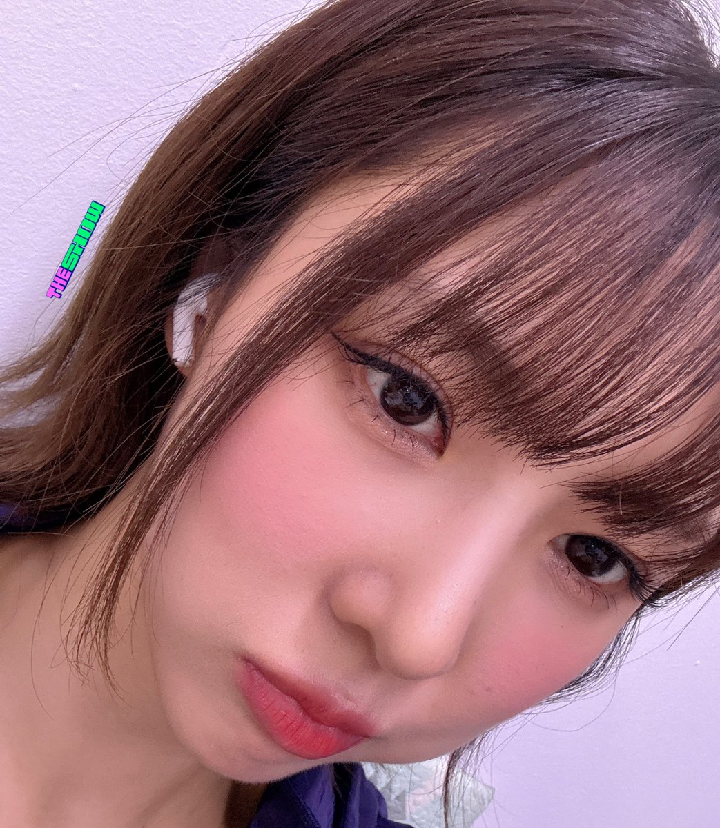 [★378회 더쇼초이스 후보③]
알바 실수.SSUL
카페에서 유아유 노래 틀어놨는데, 
진상 손님이 '두 달' 동안 '애티튜드'가 너무 나이스한 거임.
그래서 나도 모르게
 '포인트 적립' 대신, 
'유아유 호감 적립'해드릴까요?' 해버림...😳
인생도 아름답게 만드는 유아유 매력,
여러분도... 아시나유?