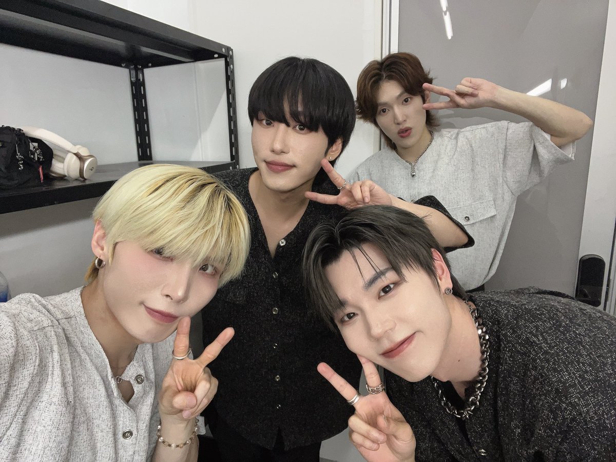 Pattern_5's tweet image. [#Pattern]

비 오는 날에도 패턴과 함께해줘서 고마워!!☔️
내일도 잘 부탁해!!✨

#패턴 #pattern
#지누 #Jinu   
#제이제이 #JJ
#쿤 #koon  
#쿄  #Kyo  
#해민  #Haemin