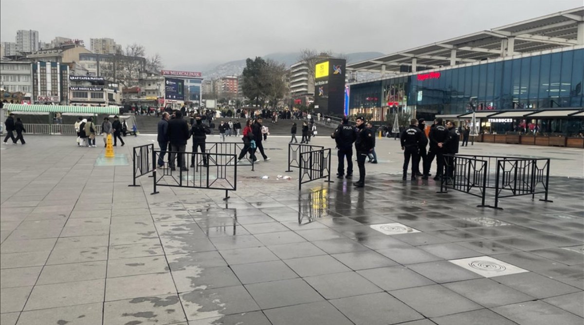 Amcasını kadın ismiyle açtığı sosyal medya hesabından yazışarak olay yerine çağırıp öldürmüş aa.com.tr/tr/gundem/amca… <a href="/erdincaksoy67/">Erdinç Aksoy</a> #Bursa