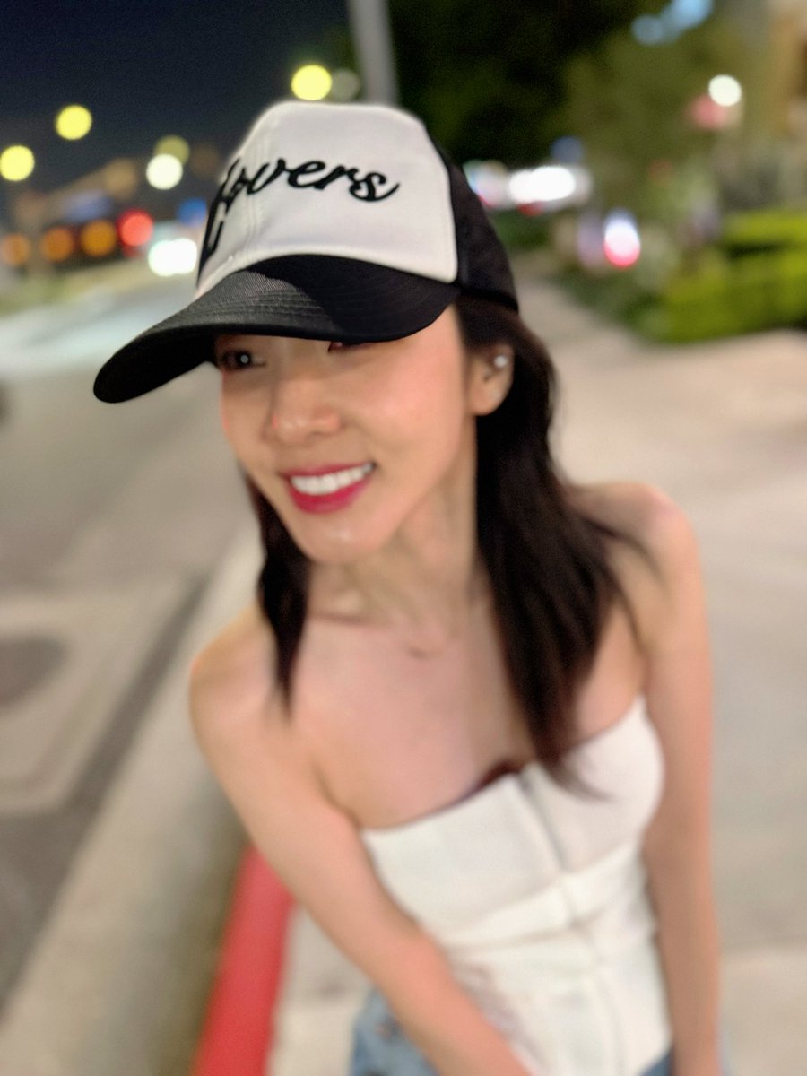 krungy21's tweet photo. So happy to meet my kababayans in LA 🇵🇭🇺🇸
In my favorite restaurant, with my favorite foods, my favorite songs, and the energy!!! 💕💕💕 https://t.co/muwocXicwP