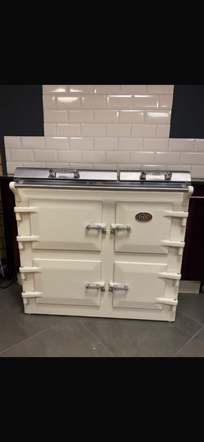 FireplacesBeams's tweet photo. HOT 🔥 HOT 🔥 HOT 🔥 
Visit our showroom to see our Everhot ovens at half price - yes half price!!! 
#everhotSale #luxuryCooking https://t.co/qA2oJySaIL