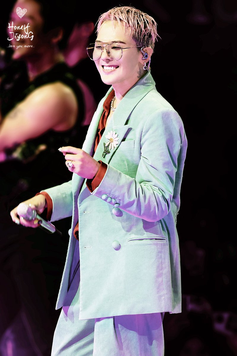 허니지용♡ tweet media