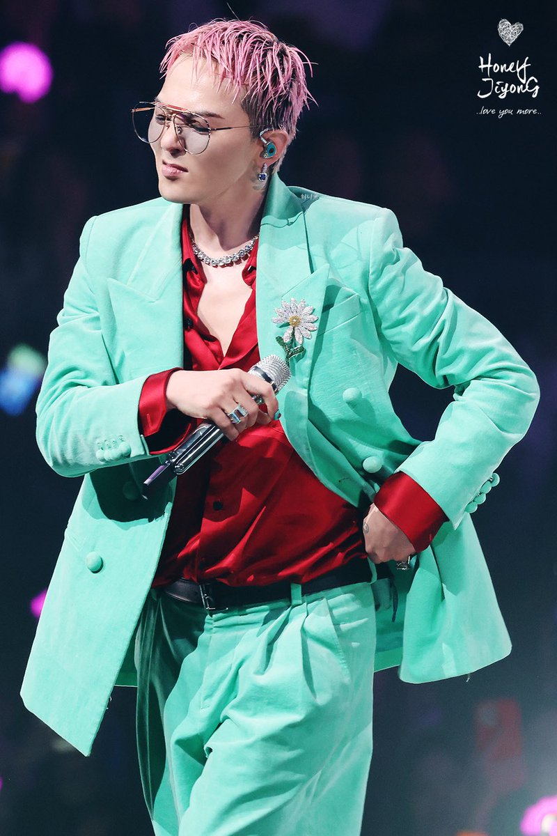 허니지용♡ tweet media