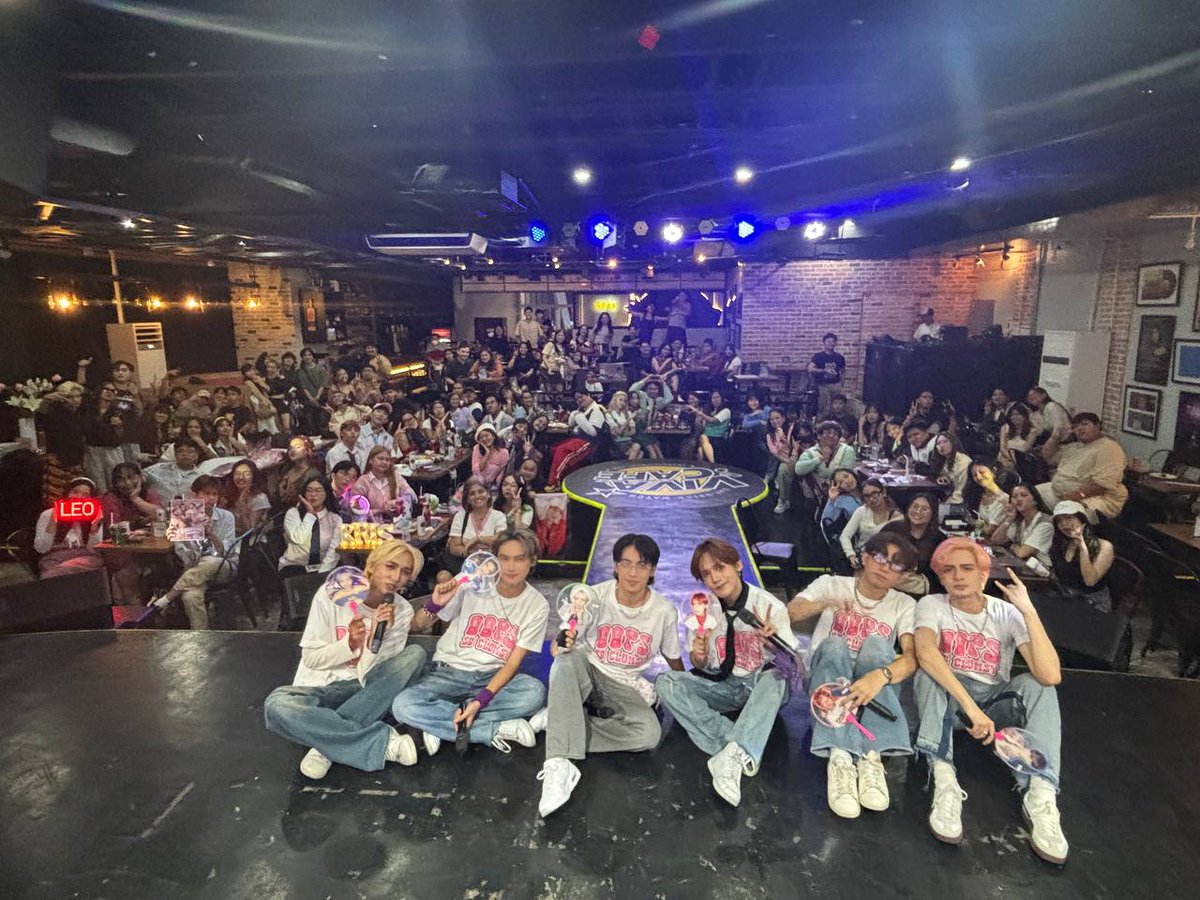 GenZixOfficial's tweet photo. [#SoulZone🎊]

Soulz, we dropped our hearts for y'all! ❤️
Thank you for coming to our FIVE SECONDS MINI CONCERT :< We felt your love and excitement by your loud shouts and cheers for us 🥹 we will cherish this moment forever and eveeeer! We Love You!

#GenZix #GenZix5Seconds https://t.co/6qLYpsQgvc