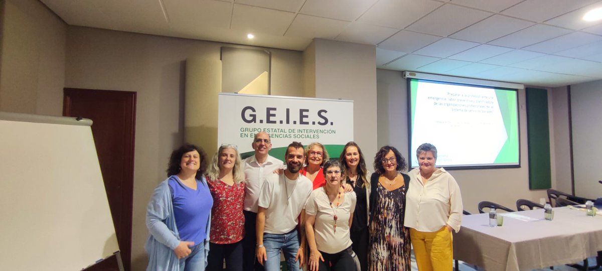 Col·legi de Treball Social de Catalunya tweet media