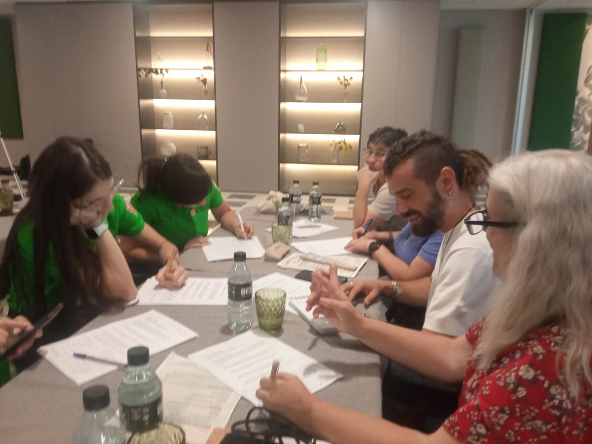 Col·legi de Treball Social de Catalunya tweet media
