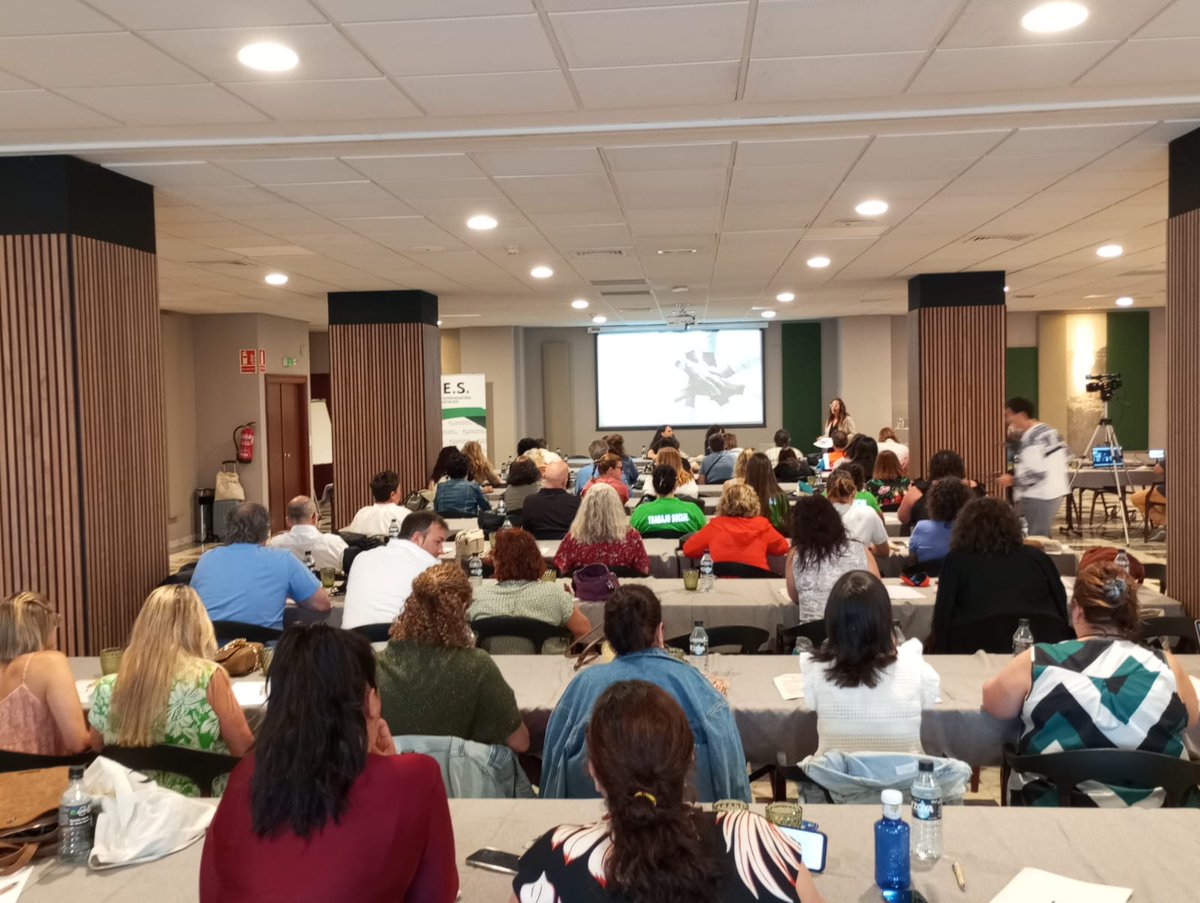 Integrants de la Comissió d'Emergències del #TSCAT van participar, els passats 6 i 7 de juny, a les II Jornadas Intercolegiales de Trabajo Social en Emergencias, organitzades pel <a href="/cgtrabajosocial/">CGTrabajoSocial</a> amb la col·laboració del <a href="/COTSvalencia/">COTSV</a> i <a href="/COTSC/">COTS CÁCERES</a>.

Un interessant espai