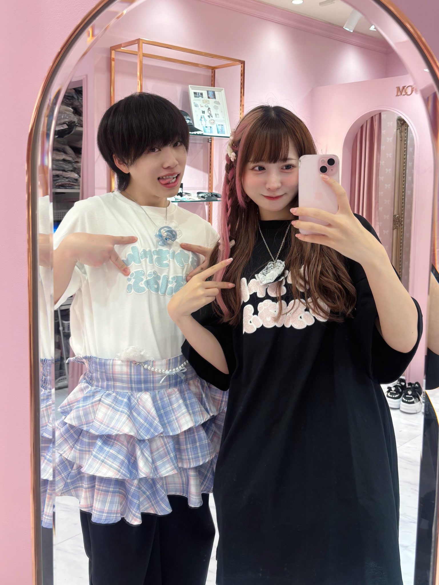 ともぴ (@tomo_peacedesu) / X