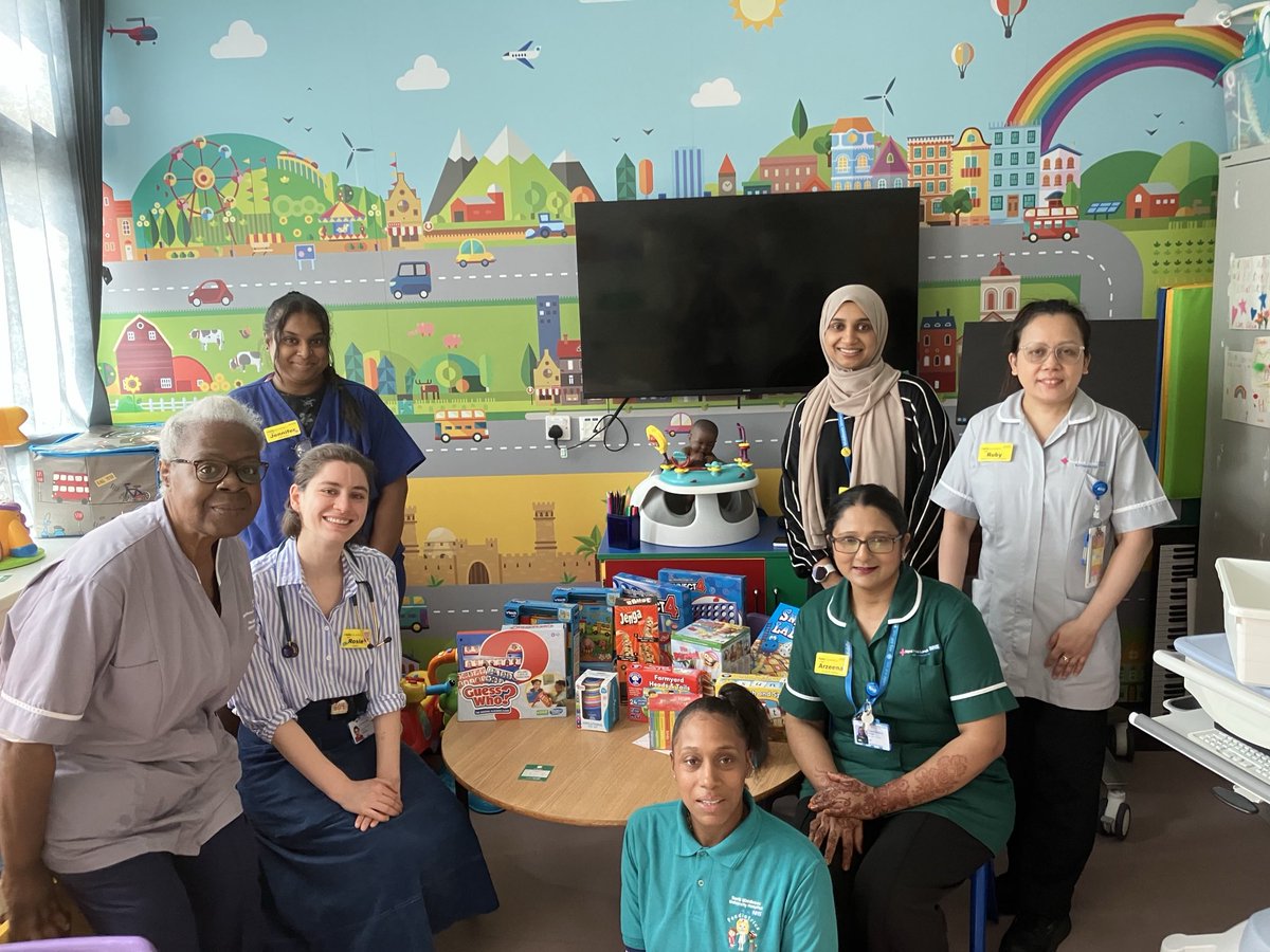 Spiritual Care-Chaplaincy team at NorthMid delivers Eid gifts to ⁦<a href="/NM_Playteam/">NMUHPlayTeam</a>⁩ on 🌈 ward… thank you to Muslim prayer community for your generosity ⁦<a href="/WeAreNorthMid/">We Are North Mid OD</a>⁩ ⁦<a href="/RoyalFreeNHS/">Royal Free London</a>⁩ Eid Mubarak!