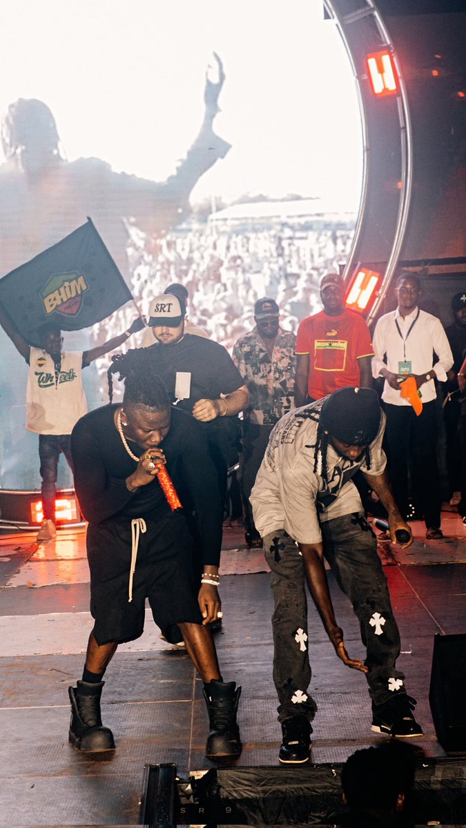 We see two GOATs on stage. What do you see? 🐐