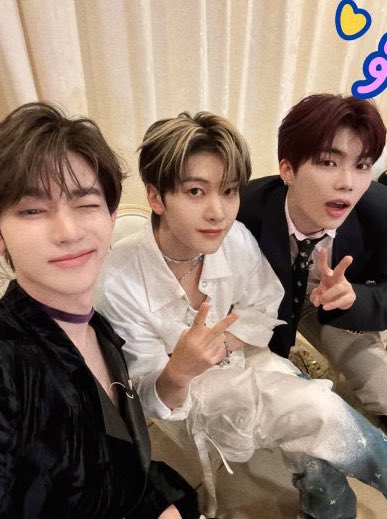 our ktlz group selca 🤍