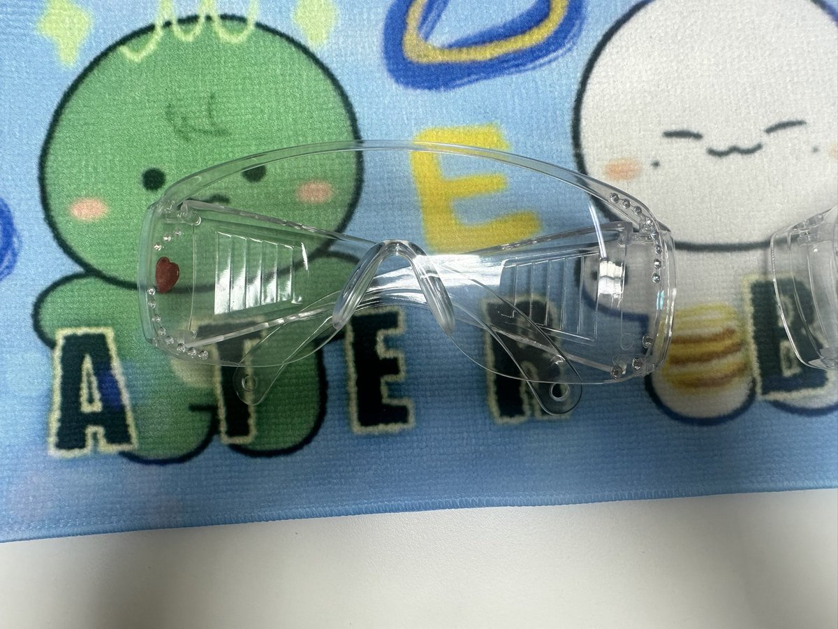 몬엑 워터밤을 맞아...
몬베베를 위한 워터슬로건(스포츠타올재질) 및
수제제작 고글..! 

(고글 착샷이 보고싶으신 분들은 챝 주세용 ㅎㅎ)

나 쓰려구 주문한건데 혹시~ 같이 하시고싶으신분들 있나 수요조사 틧 올려보겠습니다🤭
*슬로건은 길~게 한장입니다

#몬스타엑스 #몬엑 #몬엑워터밤