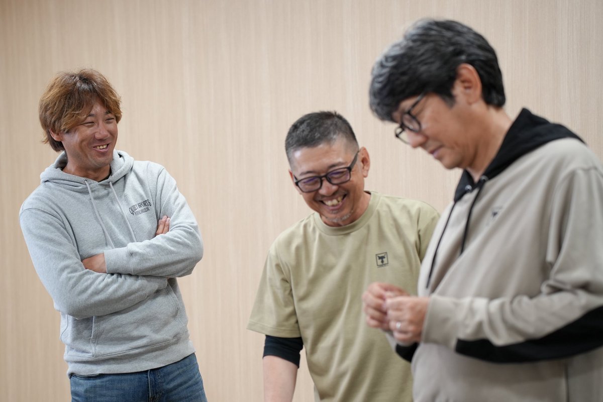 JACKALL_Inc's tweet photo. 【今日の開発室】
本日は青木プロにご来社頂きました。
思えば、DSTYLE様とのJOINT PROJECTは間も無く10周年を迎えます。レゼルブの開発から始まったこのご縁。
次なるプロジェクトにも大きな期待が膨らみます。

#whatsnext #dstyle #jackall https://t.co/DIRb3qOur2