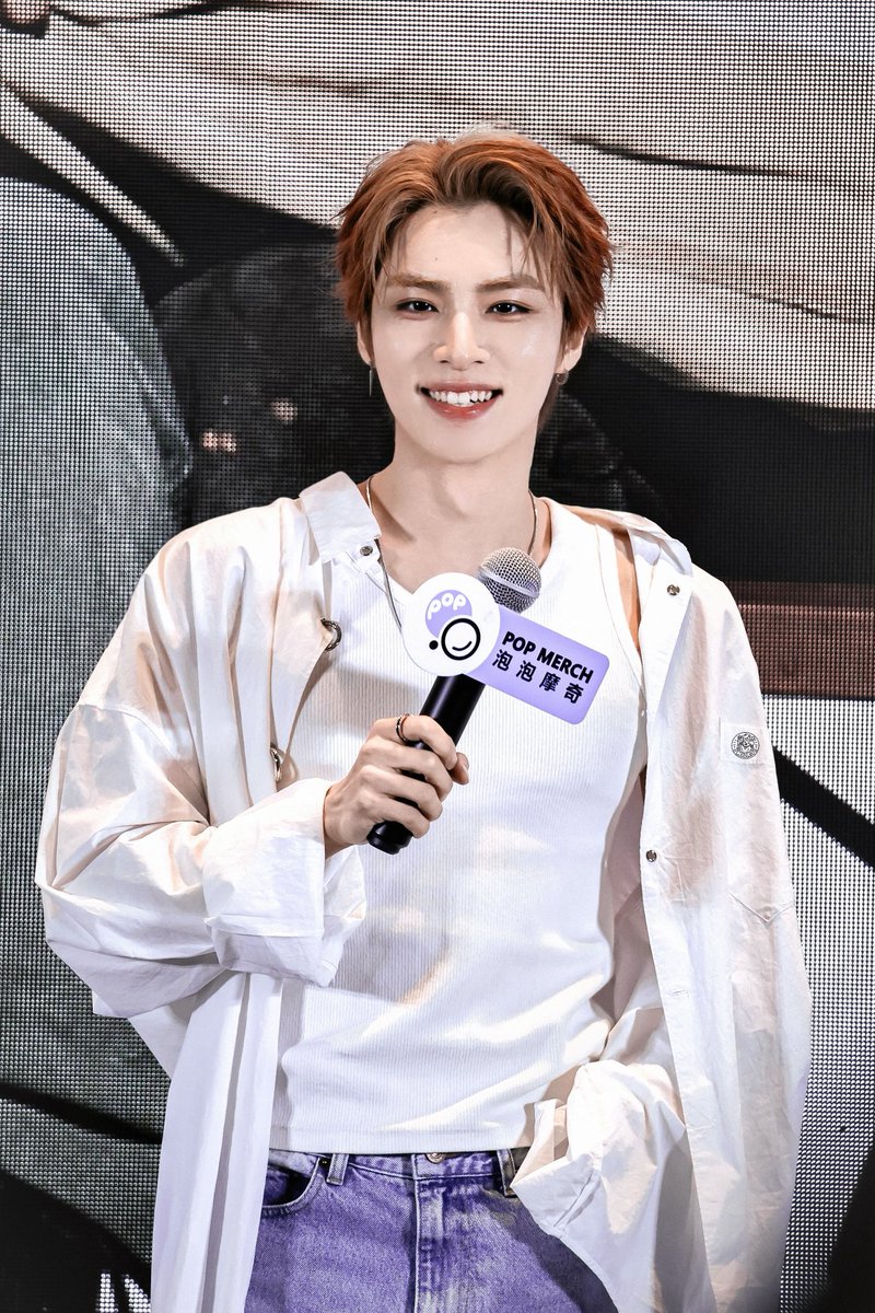 Jsababy's tweet image. 250609 
POP MERCH 
🥰
#샤오쥔 #XIAOJUN #肖俊 
#WayV #威神V