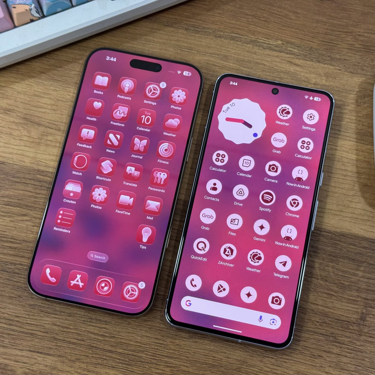 techdroider's tweet photo. iOS 26 vs Android 16 

Sorry Apple… Android DID It Better! https://t.co/QFZhBnKXl3