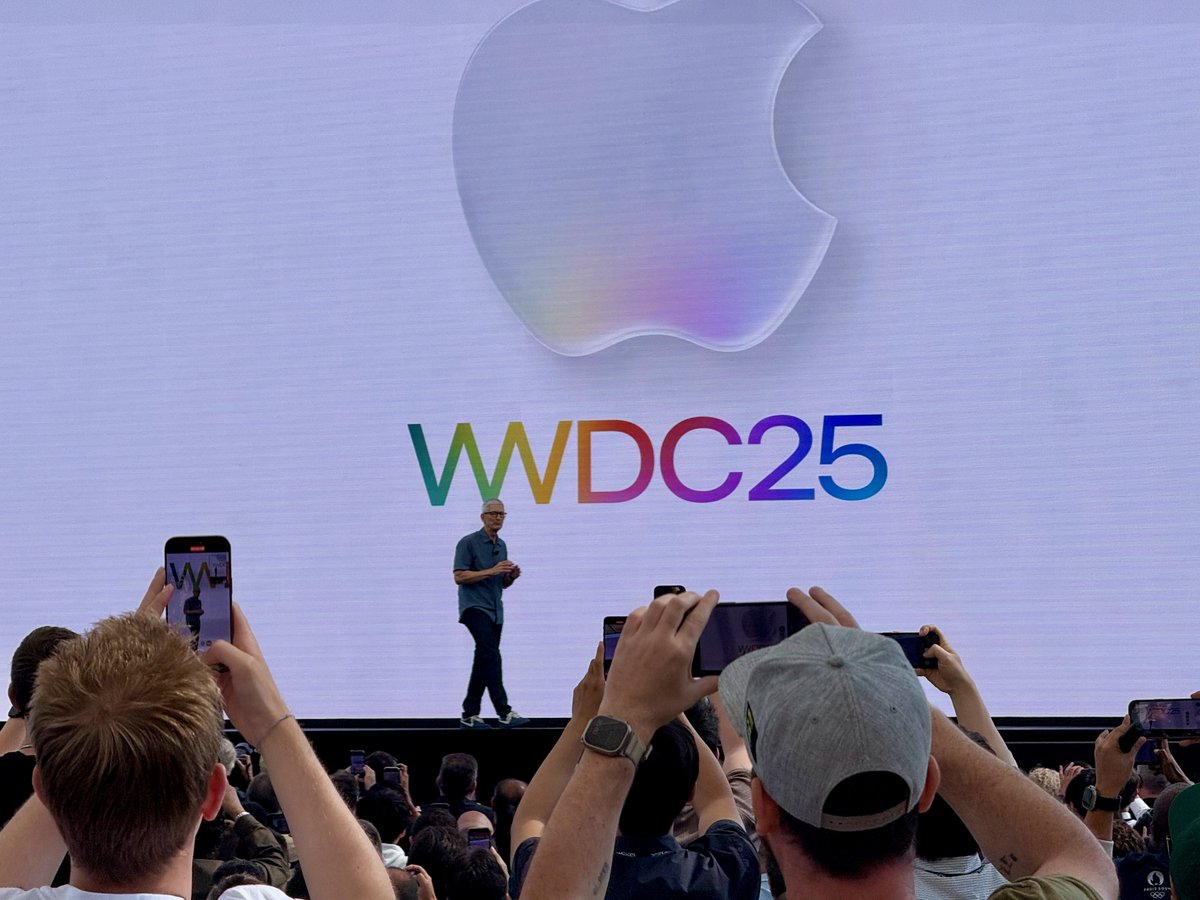 WaracleUK's tweet image. Day 1 at #WWDC25 is in the books for our Lead iOS Developer, Mirek Petricek! 🍏

We'd love to hear your thoughts on the updates! 👀

#WWDC #iOSDeveloper #AppleIntelligence #AppleWWDC2025
